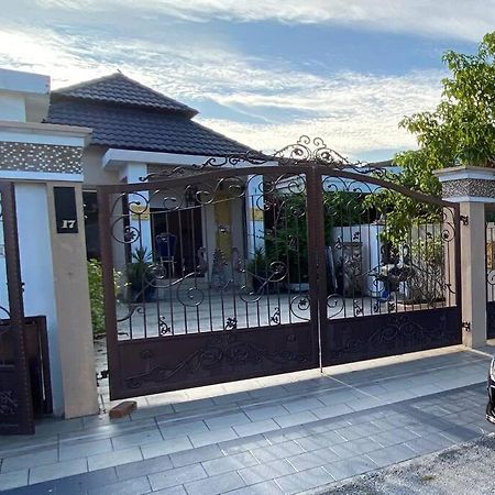Sungai Pelek Suria 3 Sepang With Private Pool 빌라 외부 사진